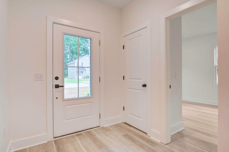 8709 Jenny Lind St, North Charleston, SC 29406