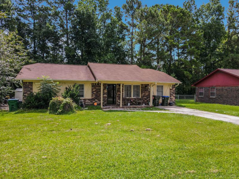 106 Pawley Dr, Summerville, SC 29483