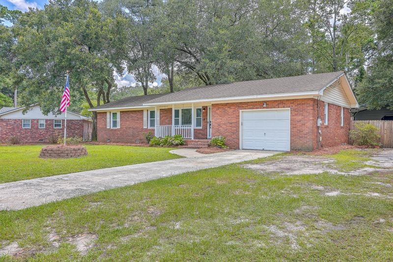 208 Harter Dr, Summerville, SC 29485