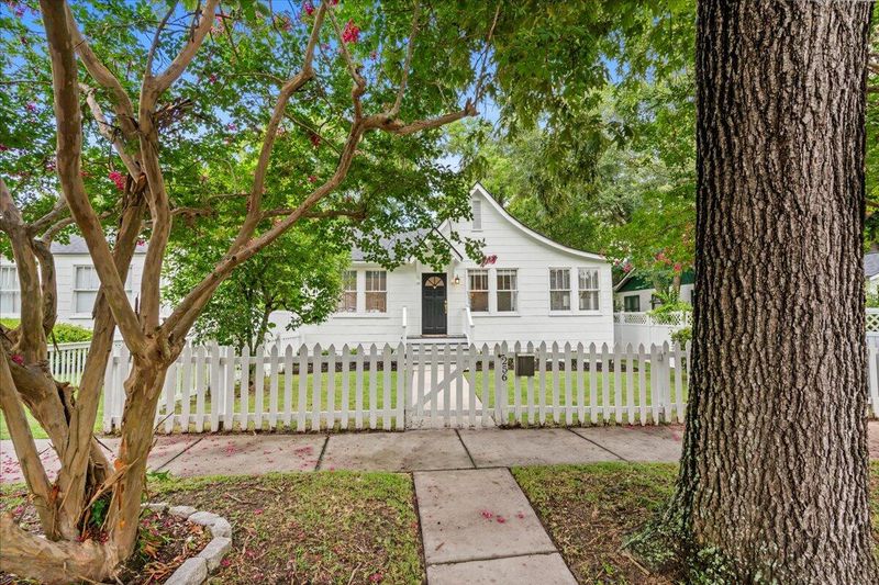 256 W Poplar St, Charleston, SC 29403