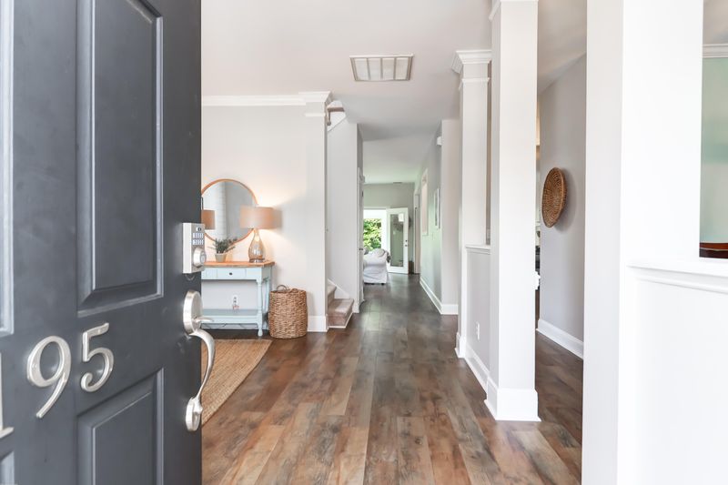 195 Revetment Ln, Mount Pleasant, SC 29464