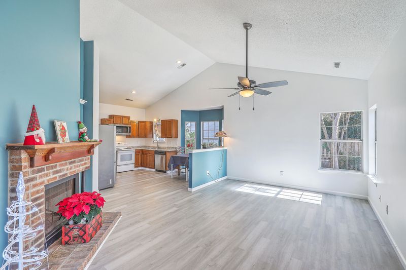 212 Windsor Mill Rd, Goose Creek, SC 29445