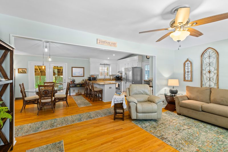 1277 Hampshire Rd, Charleston, SC 29412