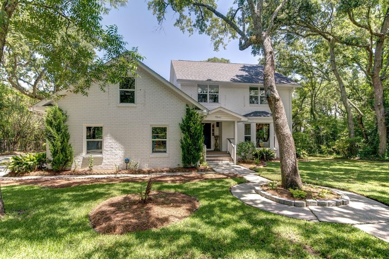 11 Leichester Rd, Charleston, SC 29407