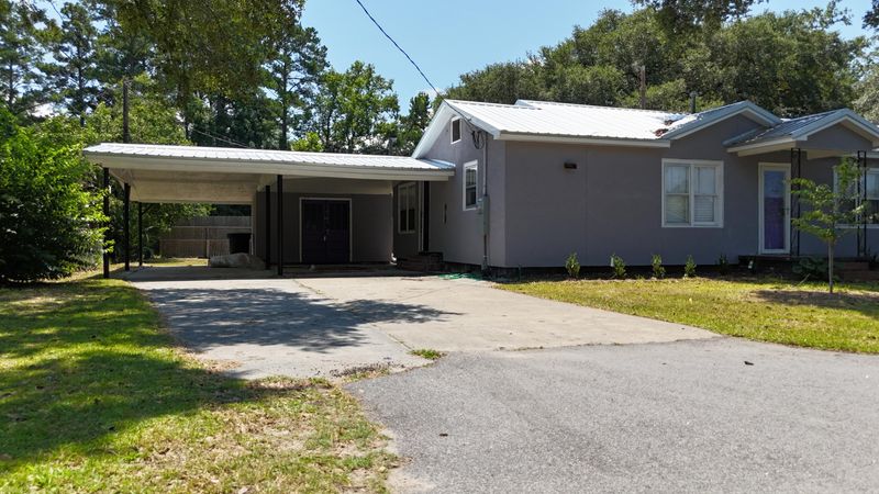 110 Groves St, Walterboro, SC 29488