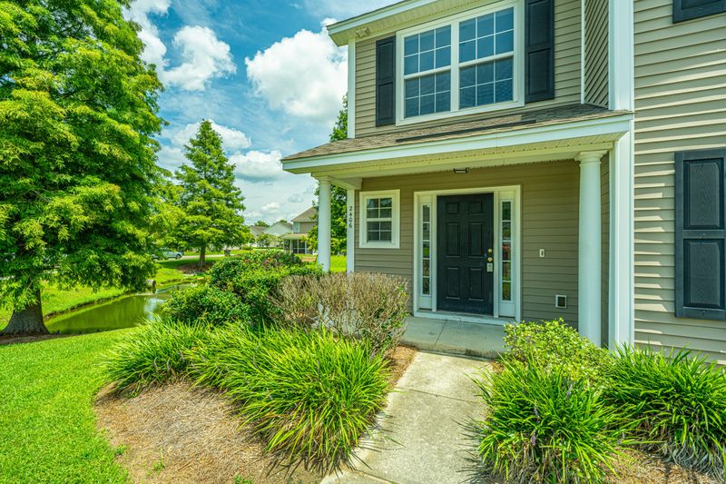 2406 Paladin Ln, North Charleston, SC 29406