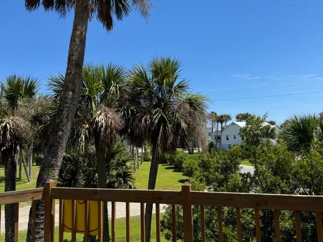 419 Pompano St, Edisto Island, SC 29438