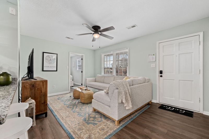 7698 Chippendale Rd, North Charleston, SC 29420