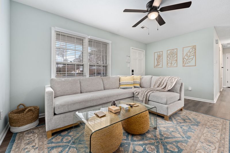 7698 Chippendale Rd, North Charleston, SC 29420