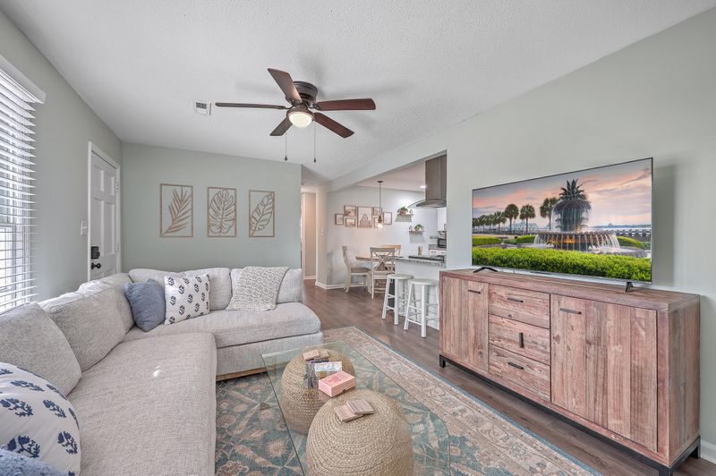 7698 Chippendale Rd, North Charleston, SC 29420