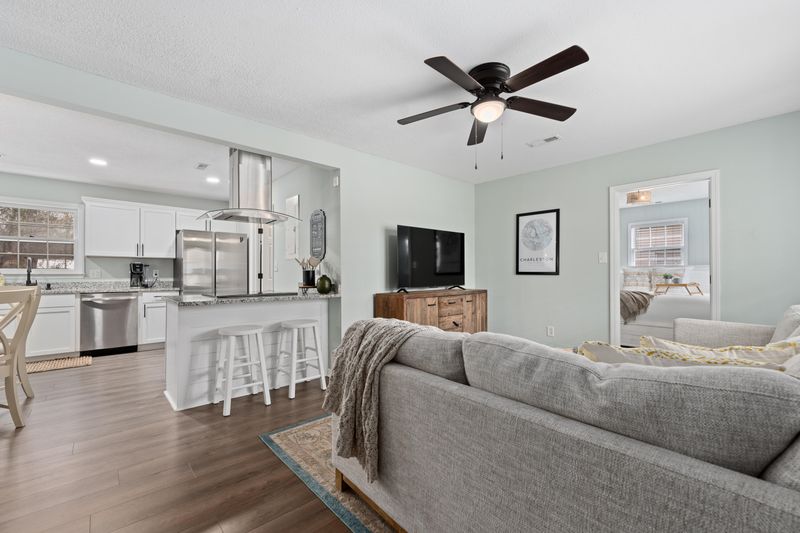 7698 Chippendale Rd, North Charleston, SC 29420