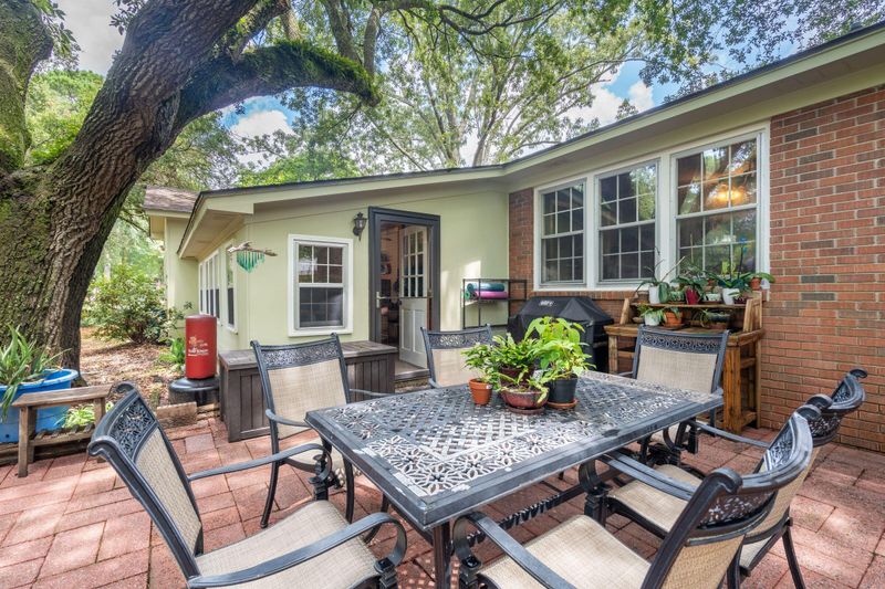 1820 Wedgefield Rd, Charleston, SC 29407
