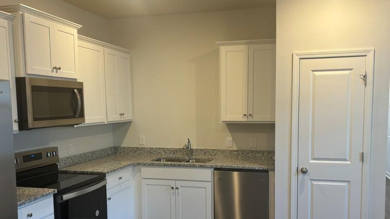 3017 Dalmore Dr, Ravenel, SC 29470