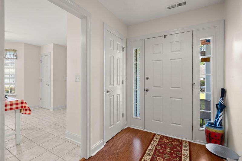9113 Woodcreek Ct, North Charleston, SC 29406