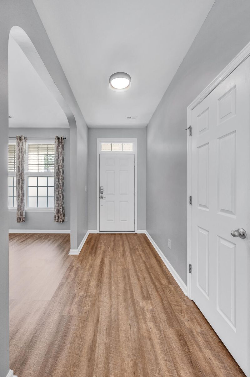 1606 Crossbill Trl, Hanahan, SC 29410