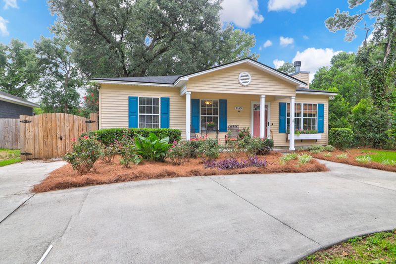 1143 Mount Batten Dr, Hanahan, SC 29410