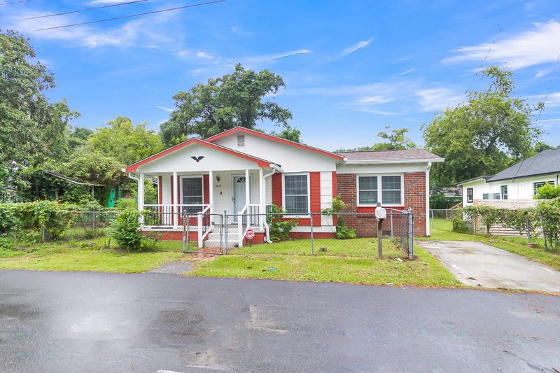 1019 Mamie St, Charleston, SC 29407