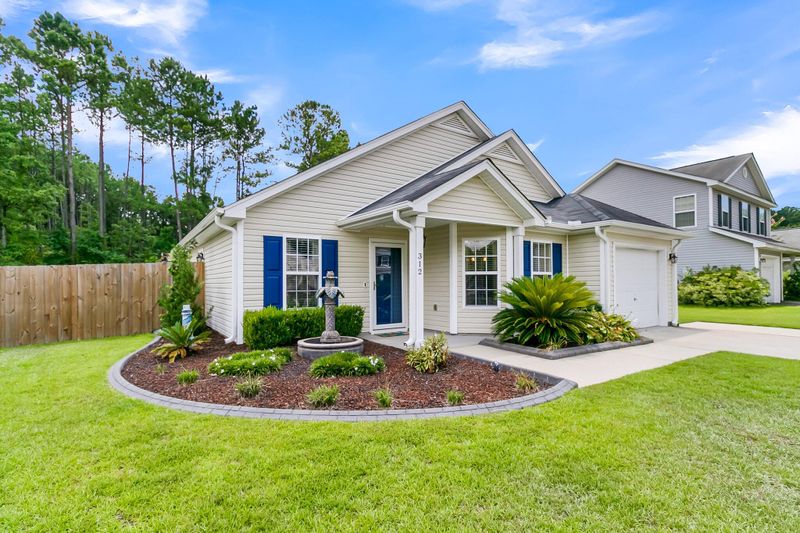 312 Winford Ct, Moncks Corner, SC 29461
