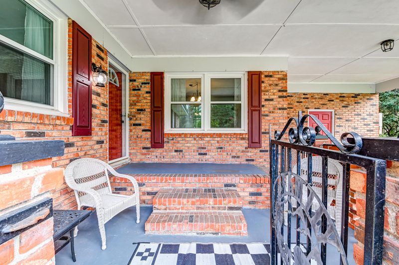 707 Old Golf Rd, Summerville, SC 29483