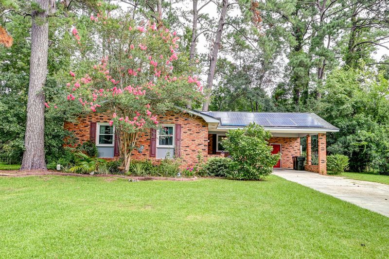 707 Old Golf Rd, Summerville, SC 29483
