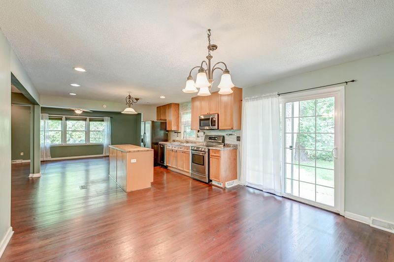 707 Old Golf Rd, Summerville, SC 29483