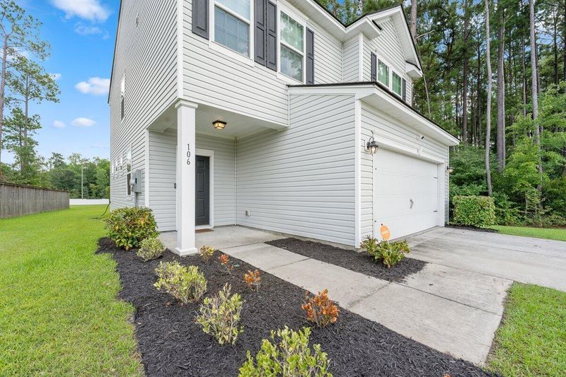 106 Guinness Ln, Moncks Corner, SC 29461