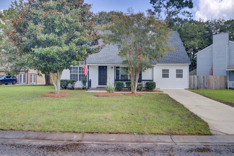 144 Traders Station Rd, Summerville, SC 29486