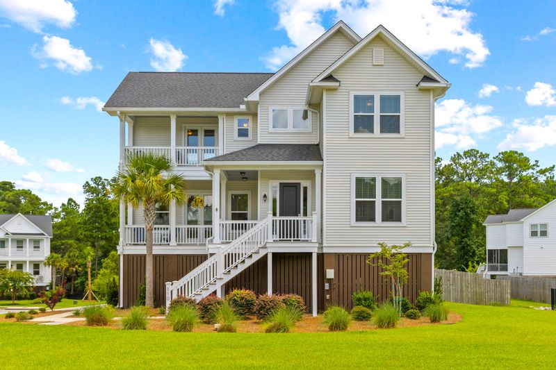 110 Martins Point Dr, Charleston, SC 29492