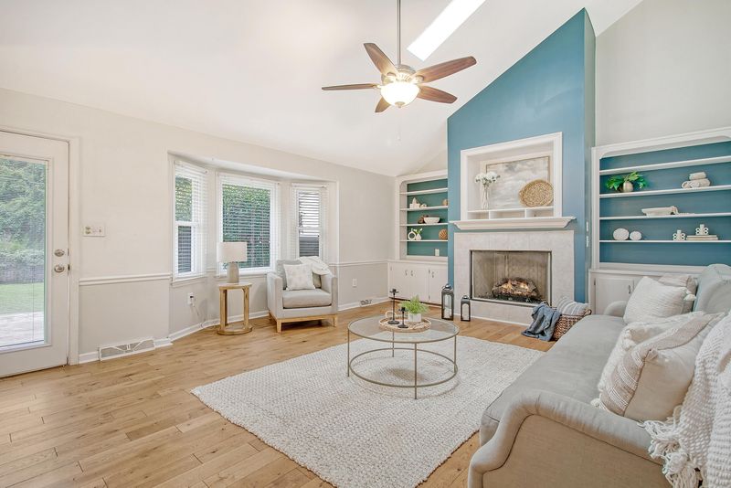 623 King Charles Cir, Summerville, SC 29485