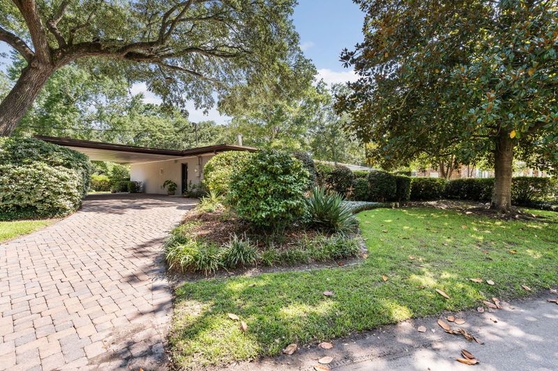 1935 S Trinity Dr, Charleston, SC 29407