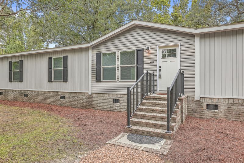 4514 State Rd, Ridgeville, SC 29472