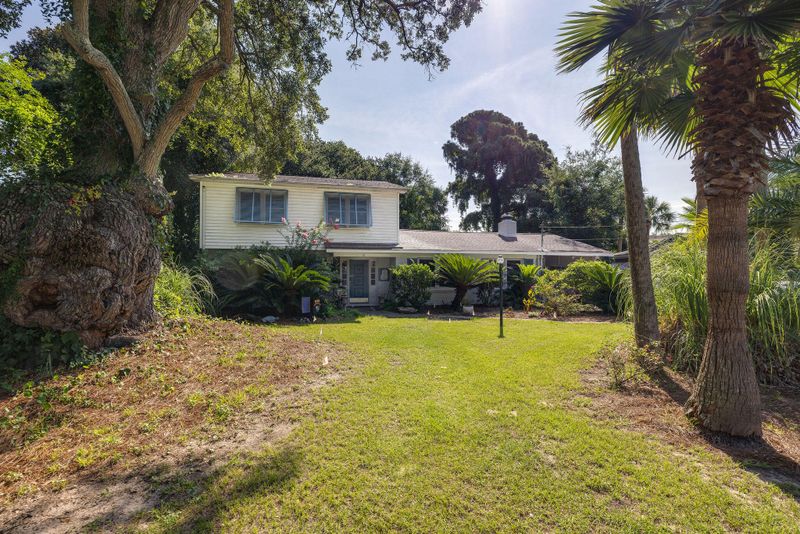 12 20th Ave, Isle Of Palms, SC 29451
