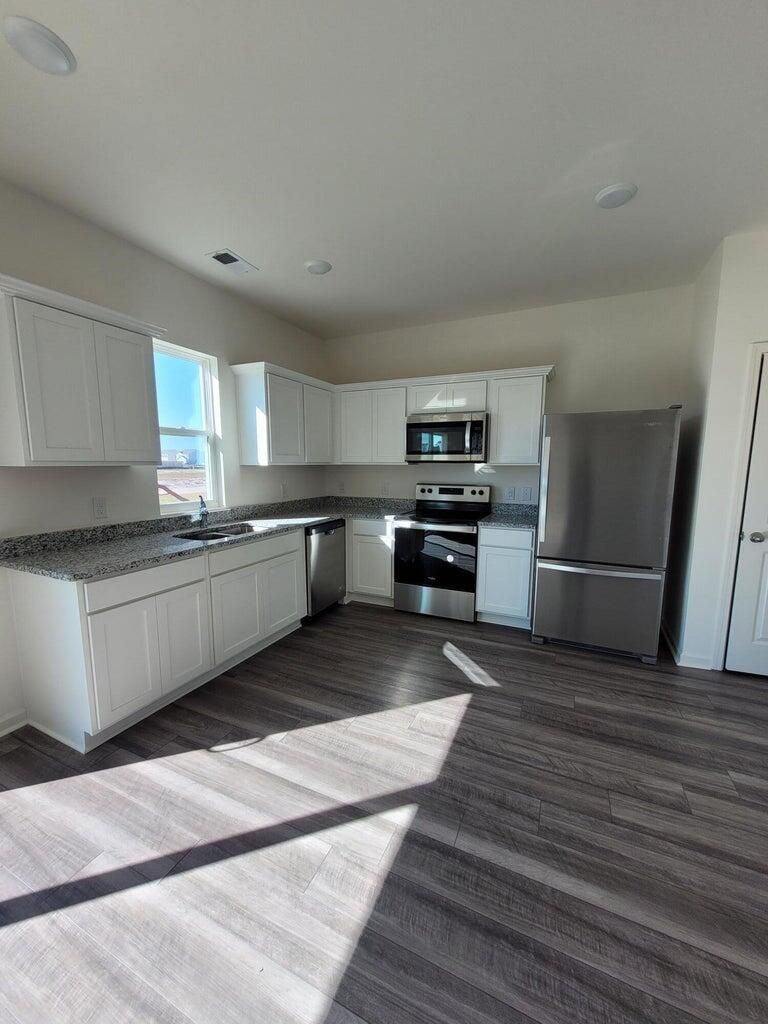 241 Phoenix Dr, Summerville, SC 29486