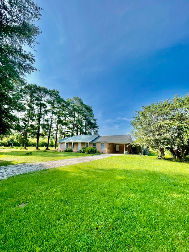 302 Carolina Ave, Saint George, SC 29477