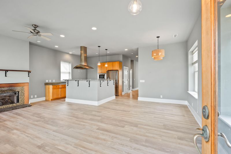 928 W Oceanview Rd, Charleston, SC 29412