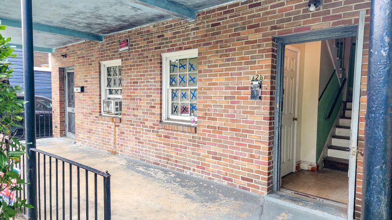 42 Oswego St, Charleston, SC 29403