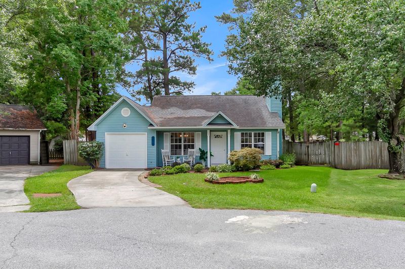 9015 Blitzen Ct, North Charleston, SC 29406