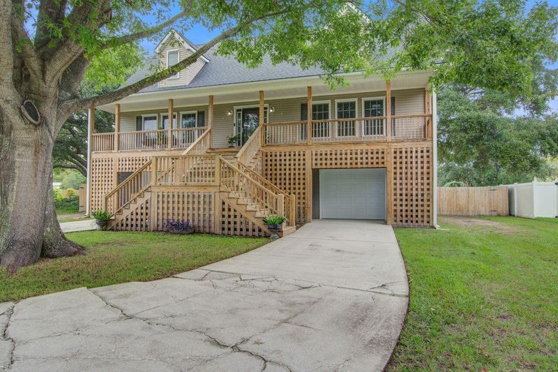 1668 Old Military Rd, Charleston, SC 29412