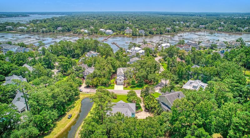 2220 Beckenham Dr, Mount Pleasant, SC 29466