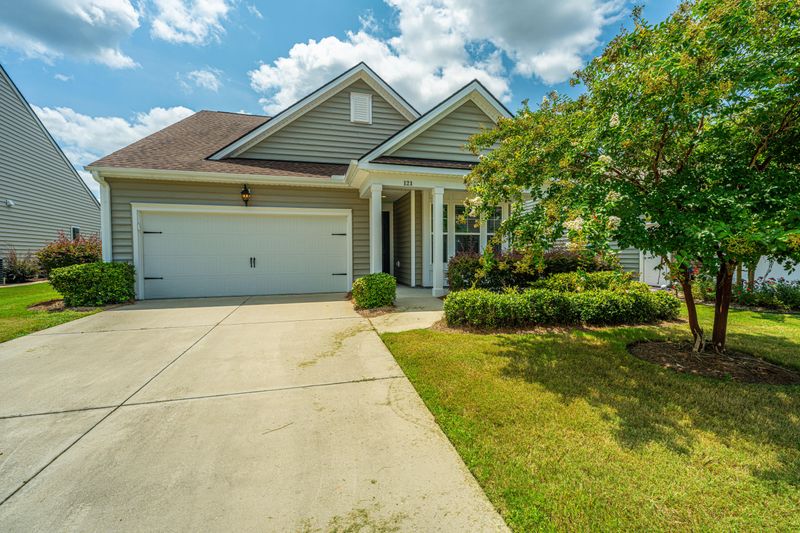 121 Harbor Trace Ln, Summerville, SC 29486