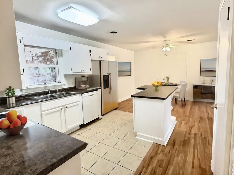 4720 Glenn St, North Charleston, SC 29405