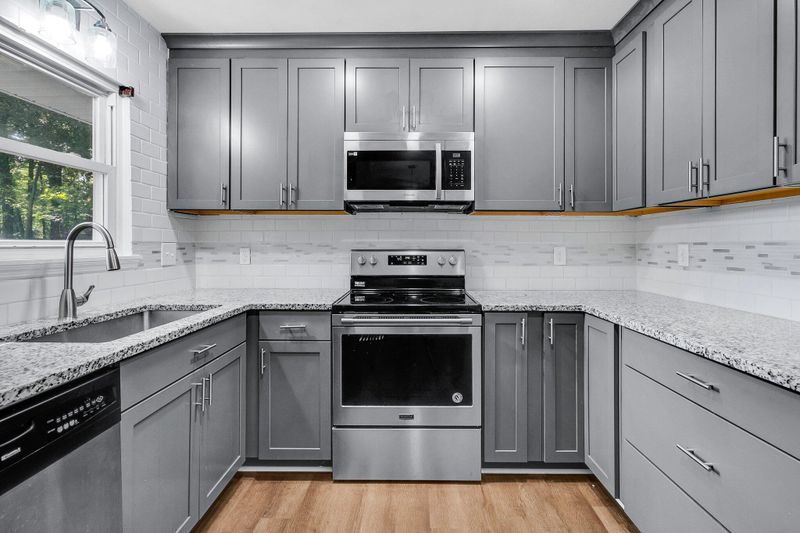 1555 Royle Rd, Summerville, SC 29486