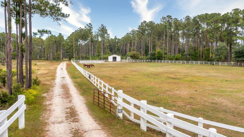 6210 Church Flats Rd, Hollywood, SC 29449