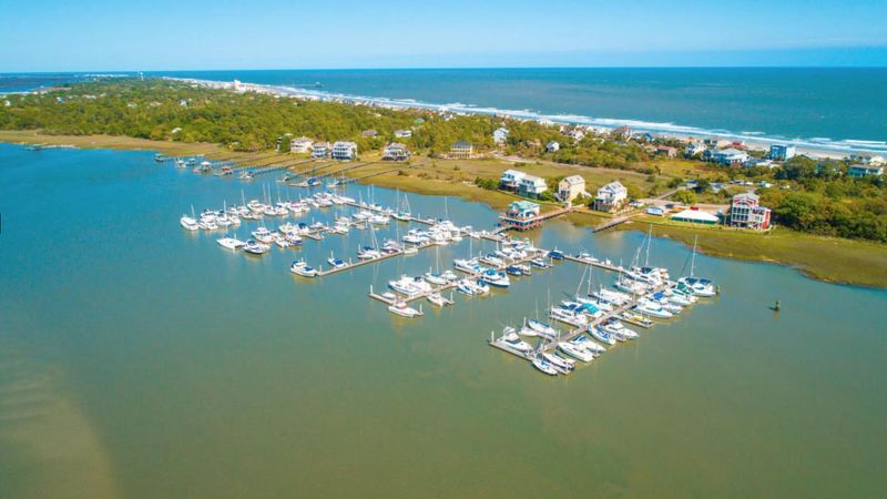 67 W 10th St #B-5, Folly Beach, SC 29439