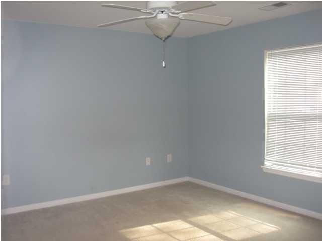 8668 Roanoke Dr, North Charleston, SC 29406