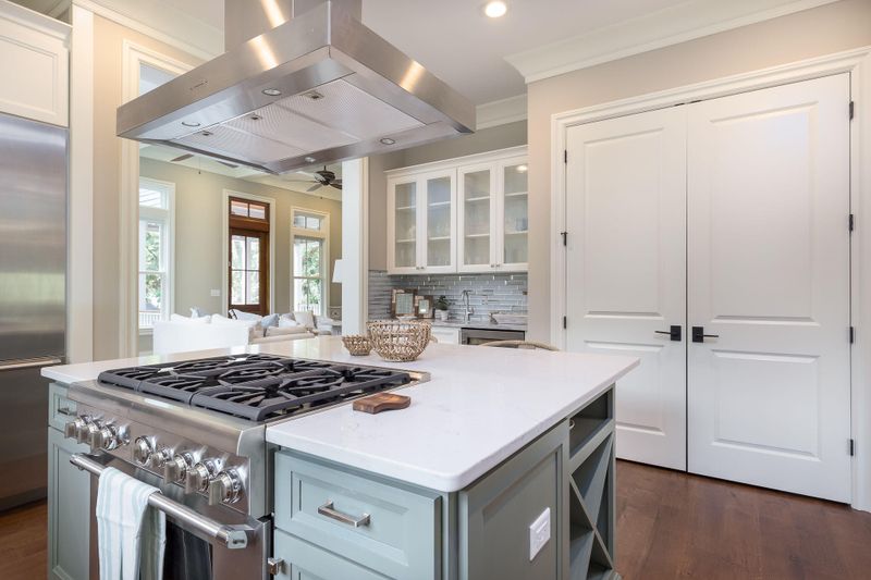 10 Sweetgrass Ln, Kiawah Island, SC 29455