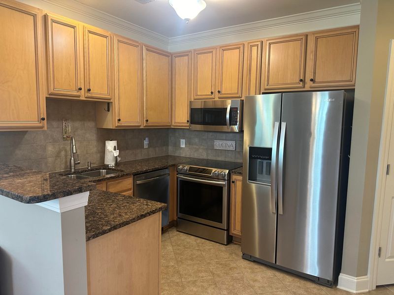 2244 Ashley Crossing Dr #336, Charleston, SC 29414