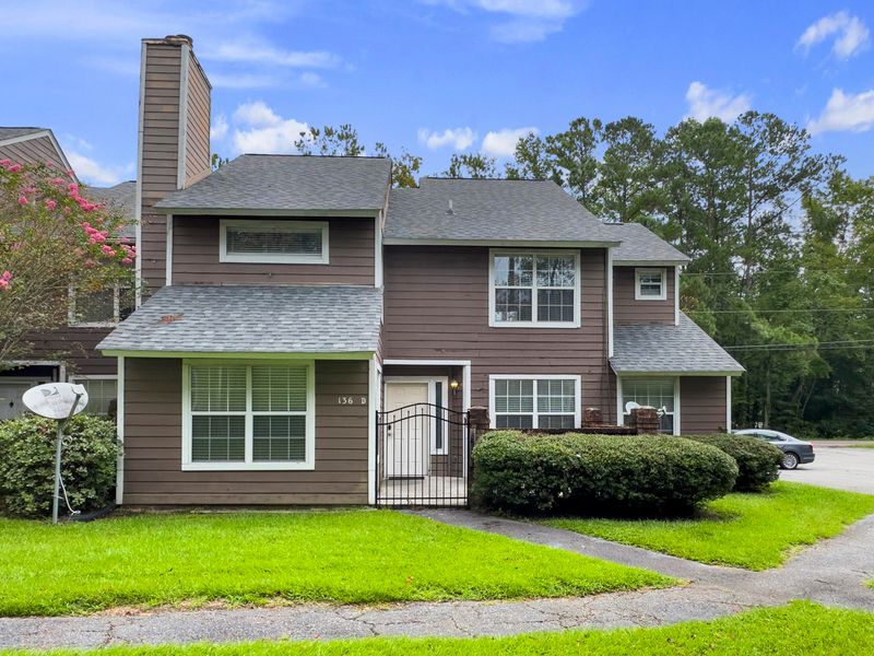 136 Luden Dr #D, Summerville, SC 29483