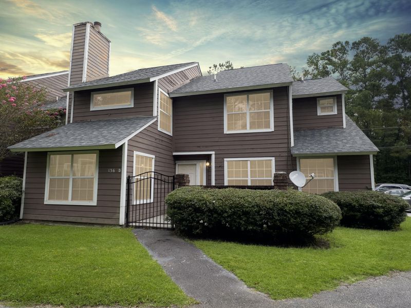 136 Luden Dr #D, Summerville, SC 29483