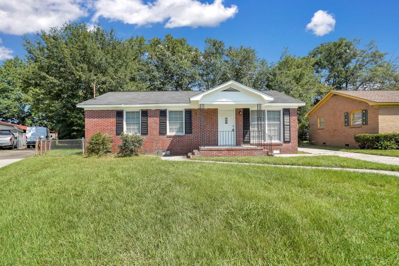 2715 Crestline Dr, North Charleston, SC 29405